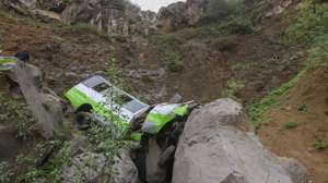 Local em que se vê o autocarro onde pelo menos 25 pessoas morreram no ultimo sábado 05 de setembro de 2026, em consequência de um acidente, na ilha do Fogo, a maioria das vítimas eram crianças e adolescentes, Cabo Verde,  08 de setembro de 2026.  ELTON MONTEIRO/LUSA