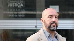 O porta-voz do Grupo 1143, Mário Machado, à chegada ao Juízo Local Criminal, Juiz 1, no Campus de Justiça, para o início do julgamento onde é acusado pelos crimes de discriminação e incitamento ao ódio e à violência que teve como principal alvo Renata Cambra, do Movimento Alternativa Socialista (MAS), em Lisboa, 06 de fevereiro de 2024. MANUEL DE ALMEIDA/LUSA