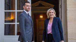 epa12064517 President of the far-right Rassemblement National (RN) parliamentary group, Marine Le Pen (R), and RN President Jordan Bardella (L) arrive for a meeting with the French prime minister as part of the consultations on a reform of the electoral system and proportional voting, at Hotel Matignon in Paris, France, 30 April 2025.  EPA/CHRISTOPHE PETIT TESSON