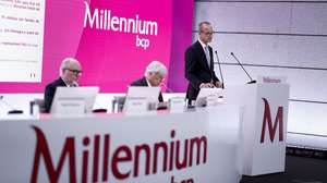 O presidente da Comissão Executiva e vice-presidente do Conselho de Administração do Banco Comercial Português (Millennium BCP), Miguel Maya, durante a apresentação dos resultados do 3º trimestre de 2025, em Oeiras, 29 de outubro de 2025. FILIPE AMORIM/LUSA