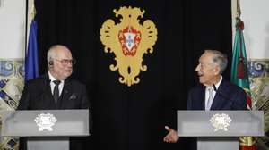 Portugal's President Marcelo Rebelo de Sousa (R) and Estonia's President Alar Karis (L) attend press conference after a meeting at Belem Palace in Lisbon, Portugal, 15 January 2026. Estonia President is in Portugal on a two days visit. ANTÓNIO PEDRO SANTOS/LUSA