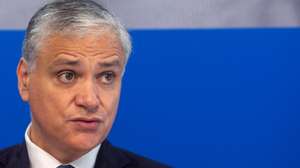 O presidente do PS/Açores, Vasco Cordeiro, intervém na conferência de imprensa em Ponta Delgada, ilha de são Miguel, Açores, 09 de Fevereiro de 2024. O líder da estrutura partidária do PS/Açores anunciou hoje que vai votar contra o Programa do Governo da coligação PSD/CDS-PP/PPM, que venceu no domingo as eleições regionais sem maioria absoluta. EDUARDO COSTA/LUSA