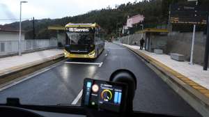 Autocarros do Metrobus do Mondego na Estação de Trémoa no primeiro dia de atividade do Sistema de Mobilidade de Coimbra - Metro Mondego, no troço entre a Portagem, em Coimbra e Serpins, na Lousã, 16 de dezembro de 2025. O Sistema de Mobilidade do Mondego (SMM) entre Coimbra e Serpins (Lousã) arranca hoje a sua operação, 15 anos depois de se ter encerrado o ramal ferroviário para dar agora lugar ao ‘metrobus’. PAULO NOVAIS/LUSA