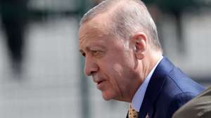 epa11252620 Turkish President Recep Tayyip Erdogan arrives at a poll station to vote in the local elections, in Istanbul, Turkey, 31 March 2024. Some 61 million people will vote in local elections in Turkey across 81 provinces.  EPA/ERDEM SAHIN