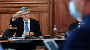 O presidente do Fundo de Resolução, Luís Máximo dos Santos, durante a sua audição perante os deputados da Comissão de Orçamento e Finanças, na Assembleia da República, em Lisboa, 16 de setembro de 2020. ANTÓNIO COTRIM/LUSA