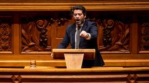O deputado do Chega, André Ventura, usa da palavra durante o debate sobre o pedido de renovação do estado de emergência, na Assembleia da República, em Lisboa, 11 de fevereiro de  2021. JOSÉ SENA GOULÃO/LUSA
