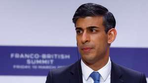epa10513655 British Prime Minister Rishi Sunak holds a joint news conference with the French president as part of the Franco-British Summit held at Elysee Palace in Paris, France, 10 March 2023. French President Emmanuel Macron and British Prime Minister Rishi Sunak met for a summit aimed at mending relations following post-Brexit tensions, as well as improving military and business ties and toughening efforts against Channel migrant crossings.  EPA/GONZALO FUENTES/POOL