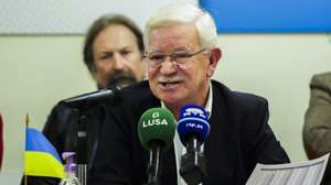 José Abraão, presidente da FESAP (Federação de Sindicatos da Administração Pública), fala aos jornalistas durante a conferência de imprensa na sede da FESAP, Lisboa, 17 de janeiro de 2023.  MANUEL DE ALMEIDA/LUSA