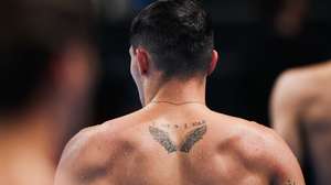 O nadador português Diogo Ribeiro no final da eliminatória da prova dos 100 metros mariposa livres, após não ter sido apurado para as meias-finais, nos Jogos Olímpicos de Paris, em Paris, França, 02 de agosto de 2024. JOSÉ SENA GOULÃO/LUSA