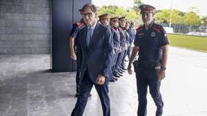 epa11548481 Catalan Government President Salvador Illa (L) is accompanied by the chief commissioner of the Mossos d&#039;Esquadra Eduard Sallent (R) during his first official visit to the headquarters of the Mossos d&#039;Esquadra, in Sabadell, Spain, 14 August 2024. Catalan police have opened an investigation to identify those who facilitated Catalonia&#039;s former president Carles Puigdemont&#039;s arrival to an event organized by his supporters in Barcelona on 08 August.  EPA/QUIQUE GARCIA