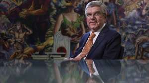 O presidente do Comité Olímpico Internacional, Thomas Bach, posa para a fotografia durante uma entrevista à agência Lusa, no Comité Olímpico de Portugal, em Lisboa, 29 de outubro de 2024. Thomas Bach prefere deixar para outros a avaliação dos seus três mandatos à frente do Comité Olímpico Internacional (COI), acreditando que só a história dirá se as reformas que impulsionou foram suficientemente “robustas”. (ACOMPANHA TEXTO DO DIA 31 DE OUTUBRO DE 2024). ANDRÉ KOSTERS/LUSA
