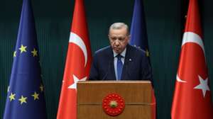 epa11782281 Turkish President Recep Tayyip Erdogan attends a joint press conference with the European Commission president after their meeting at the Presidential Palace in Ankara, Turkey, 17 December 2024.  EPA/NECATI SAVAS