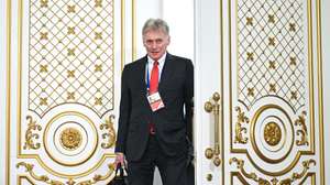 epa12201444 Kremlin spokesman Dmitry Peskov attends a meeting in an expanded composition of the Supreme Eurasian Economic Council within the framework of the Eurasian Economic Union summit in Minsk, Belarus, 27 June 2025.  EPA/SERGEI BOBYLEV / SPUTNIK / KREMLIN POOL