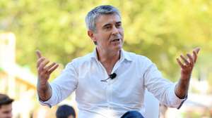 José Luís Carneiro secretário-geral do Partido Socialista intervém durante um encontro com jovens em Paredes de Coura, 14 de Agosto de 2025. ESTELA SILVA/LUSA