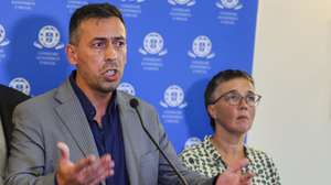 Tiago Oliveira, secretário-geral da CGTP-IN, fala à comunicação social no final da reunião de concertação social no Conselho Económico e Social (CES), no Palácio das Laranjeiras, em Lisboa, 10 de setembro de 2025.  MANUEL DE ALMEIDA/LUSA
