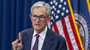 epaselect epa12385707 US Federal Reserve Chairman Jerome Powell responds to a question from the news media during a press conference, in Washington, DC, USA, 17 September 2025. The Fed's central bankers voted to cut the key interest rate by a quarter-point, marking the first reduction in nine months.  EPA/SHAWN THEW