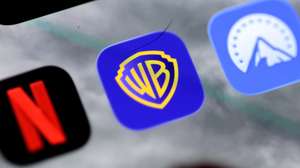 epa12579810 The app logos of Netflix, Warner Brothers and Paramount are seen on a smartphone display in Berlin, Germany, 09 December 2025. Following Netflix's 82 billion dollars offer, the next major bid for Warner Bros. has arrived: Paramount wants to raise 108 billion dollars for the company. Now, an expensive bidding war between the two giants could ensue.  EPA/HANNIBAL HANSCHKE