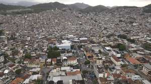 epa12495992 Residents of the Penha favela complex and representatives of social movements participate in a demonstration in the Vila Cruzeiro community in Rio de Janeiro, Brazil, 31 October 2025. The inhabitants of the Penha and Alemao favelas protested against police violence following an operation on 28 October 2025, the deadliest in Rio de Janeiro's history.  EPA/Renato Spyrro