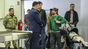 Chegada ao aeroporto militar de Figo Maduro, de um voo fretado pela TAP, dos 139 portugueses e 8 cidadãos estrangeiros, no âmbito da operação de repatriamento, solicitado pelo Ministério dos Negócios Estrangeiros ao ministério da Defesa Nacional, em Lisboa, 06 de março de 2026. ANTÓNIO COTRIM/LUSA