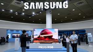 epa12905931 Visitors look at the Micro RGV TV of Samsung Electronics exhibition booth  during the World IT Show 2026 at COEX in Seoul, South Korea, 22 April 2026. A total of 460 companies and organizations from 17 countries are participating in the annual technology show, which runs from 22 to 24 April.  EPA/HAN MYUNG-GU