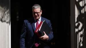epa12921317 British Prime Minister Keir Starmer departs 10 Downing Street for Prime Minister's Questions in London, Britain, 29 April 2026.  EPA/ANDY RAIN