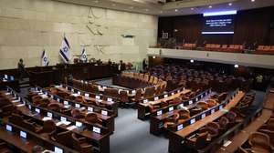 epa12947930 A Knesset vote is held on a bill concerning the prosecution of suspects in the 7 October attack during the opening summer session of the Knesset, Israel's parliament, in Jerusalem, 11 May 2026. The bill addresses the prosecution process for Palestinian prisoners held in Israeli prisons who are accused of taking an active part in the attack.  EPA/ABIR SULTAN