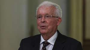 O presidente da comissão dos 50 anos do 25 de Novembro, Alípio Tomé Pinto, intervém durante a cerimónia comemorativa do 50.º aniversário do 25 de novembro, na Câmara Municipal de Lisboa, 25 de novembro de 2025. MANUEL DE ALMEIDA/LUSA