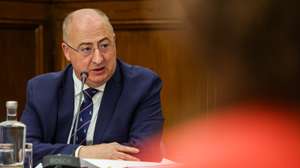 O ministro da Agricultura e Mar, José Manuel Fernandes, intervém durante a sua audição perante a Comissão de Agricultura e Pescas, na Assembleia da República, em Lisboa, 15 de abril de 2026. TIAGO PETINGA/LUSA