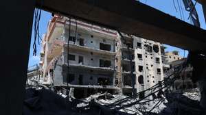 epaselect epa13010688 Destroyed buildings after an Israeli airstrike that targeted the city of Tyre, Lebanon, 02 June 2026. The Lebanese Ministry of Health said that, as of 01 June, Israeli attacks across Lebanon have killed more than 3,435 people and injured more than 10,400, since renewed hostilities between Israel and Hezbollah began.  EPA/WAEL HAMZEH