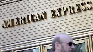 epa04024416 (FILE) A file photograph dated 31 October 2008 shows a sign on the offices of American Express in New York, New York, USA. American Express is to publish its fourth quarter and full-year 2013 financial results on 16 January 2014.  EPA/JUSTIN LANE *** Local Caption *** 01537243