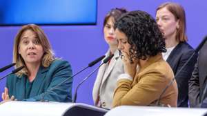 epa12891550 Portuguese Member of the European Parliament (MEP) Catarina Martins (L) speaks alongside French MEP Manon Aubry (R) during a press conference on the 'Justice for Palestine' European Citizens' Initiative (ECI) in Brussels, Belgium, 15 April 2026. The campaign, demanding the suspension of the EU-Israel Association Agreement, has officially surpassed one million signatures since its launch in January 2026.  EPA/OLIVIER MATTHYS