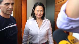 epa13031222 Right-wing presidential candidate Keiko Fujimori arrives at a press conference in Lima, Peru, 11 June 2026. Fujimori said she would wait for the final vote count from the National Office of Electoral Processes (ONPE) before making a statement.  EPA/Paolo Aguilar
