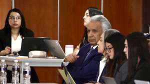 epa13196967 Former Ecuadorian President Lenin Moreno (L) attends the trial hearing in the Sinohydro corruption case against him at the National Court of Justice (CNJ) in Quito, Ecuador, 28 August 2026. A three-judge panel of the CNJ convened to read the verdict and sentence for Moreno, who faces bribery charges for allegedly receiving illicit payments from Chinese state-owned firm Sinohydro during the construction of the Coca Codo Sinclair hydroelectric plant while serving as vice president under Rafael Correa.  EPA/GIANNA BENALCAZAR MANZANO