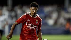 epa13195768 Benfica's Alexander Bah in action during the UEFA Europa League playoffs match between AGF and SL Benfica in Randers, Denmark, 27 August 2026.  EPA/Bo Amstrup Send2net DENMARK OUT