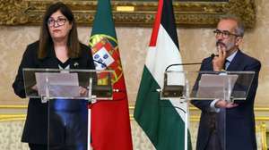 Palestinian Foreign Affairs and Expatriates Minister Varsin Aghabekian Shahin (L) and Portuguese Foreign Minister Paulo Rangel (R), attend a press conference after a meeting at Necessidades Palace, in Lisbon, Portugal, 14 September 2016. JOAO RELVAS/LUSA