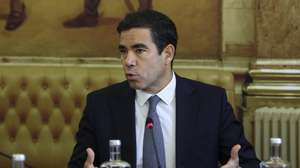 O ministro da Presidência, António Leitão Amaro, fala perante a Comissão de Assuntos Constitucionais, Direitos, Liberdades e Garantias, na Assembleia da República em Lisboa, 07 de outubro de 2026. TIAGO PETINGA/LUSA