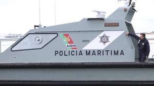 Uma embarcação da Polícia Marítima percorre o Rio Tejo, Lisboa  28 de novembro de 2023. ANTÓNIO COTRIM/LUSA