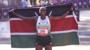 epa12499364 Hellen Obiri of Kenya poses for a photo after placing first in the 2025 TCS New York City Marathon Pro Women's Open Division at Central Park in New York, New York, USA, 02 November 2025.  EPA/SARAH YENESEL
