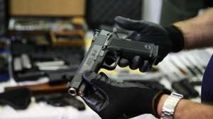 Armas apreendidas pela Polícia Judiciária, através da Diretoria do Centro, no decurso da operação “Ferro e Fogo”, em que identificou e deteve três homens e constituiu arguidos outros onze, um dos quais, a coberto de uma licença de colecionador, nas instalações da Diretoria do Centro, Coimbra, 21 de julho de 2020. PAULO NOVAIS/LUSA