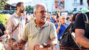 O coordenador do Bloco de Esquerda (BE), José Manuel Pureza, durante o protesto 'Praia do Bocage’, na Praça de Bocage, contra a privatização de praias da Arrábida, Setúbal, 29 de agosto de 2026.  RUI MINDERICO/LUSA