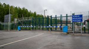 epa12194729 General view of the border post and the barrier fence between Finland and Russia at the Vartius border, in Vartius, Finland, 24 June 2025. The Finnish Border Guard, an internal security authority that operates under the lead of the Finland Ministry of the Interior, aims to maintain peaceful conditions at the borders.  EPA/JANNE KURONEN