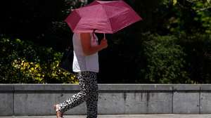 Temperaturas elevadas devido à onda de calor, Braga, 1 de julho de 2026. Segundo a informação do Instituto Português do Mar e da Atmosfera (IPMA), prevê-se para os próximos dias um agravamento das condições meteorológicas associadas ao tempo quente e seco, com um aumento da temperatura máxima, com valores a acima dos 40 graus Celsius, em várias regiões do território. HUGO DELGADO/LUSA