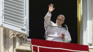 epa13330313 A handout picture provided by the Vatican Media shows Pope Leo XIV leading his Angelus prayer from the window of his office overlooking Saint Peter's Square, Vatican City, 25 October 2026.  EPA/VATICAN MEDIA HANDOUT HANDOUT EDITORIAL USE ONLY/NO SALES