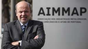 Rafael Campos Pereira, vice-presidente executivo da AIMMAP - Associação dos Industriais Metalúrgicos, Metalomecânicos e Afins de Portugal, durante uma entrevista à Agência Lusa,  Porto, 10 de fevereiro de 2022.  As exportações portuguesas de metalurgia e metalomecânica atingiram em 2021 um novo recorde de 19.886 milhões de euros, mais 16,2% face a 2020 e 1,5% acima de 2019, demonstrando “resiliência” num ano de “enormes constrangimentos”, salienta a AIMMAP. JOSÉ COELHO/LUSA