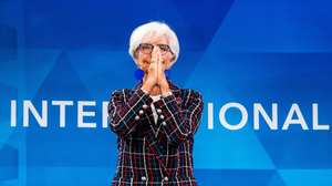 epa11616220 Governor of the European Central Bank Christine Lagarde prepares to speak at the 2024 Michel Camdessus Annual Central Banking Lecture at the International Monetary Fund (IMF), in Washington, DC, USA, 20 September 2024. Lagarde, along with IMF Managing Director Kristalina Georgieva, spoke about global inflation, as well as the change that digital transformations have brought to finance.  EPA/JIM LO SCALZO