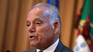 O procurador-geral da República, Amadeu Guerra, discursa na conferência no âmbito da comemoração do Dia Internacional Contra a Corrupção, organizado pelo movimento da Frente Cívica, na Marinha GRande, 09 de dezembro de 2024. O Dia Internacional Contra a Corrupção celebra a aprovação, em 2003, da Convenção das Nações Unidas Contra a Corrupção. PAULO CUNHA/LUSA