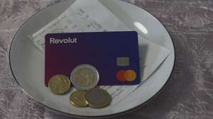 Cartão bancario da Revolut, em Lisboa, 10 de outubro de 2025. ANTÓNIO COTRIM/LUSA