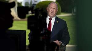 epa13111930 White House Border Czar Tom Homan speaks to the media in Washington, DC, USA, 14 July 2026.  EPA/GRAEME SLOAN / POOL