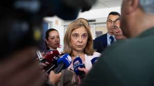 A ministra da Saúde, Ana Paula Martins, fala aos jornalistas, durante a inauguração do novo Serviço de Urgência do Hospital de Abrantes, 29 de maio de 2025. O Hospital Dr. Manoel Constâncio, em Abrantes, estrutura que integra a Unidade Local de Saúde do Médio Tejo (ULS Médio Tejo). PAULO CUNHA/LUSA