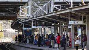 Estação de Sete Rios durante o dia de greve convocada pelo Sindicato dos Maquinistas dos Transportes Ferroviários Portugueses, em Lisboa, 06 de dezembro de 2024. A greve convocada pelo Sindicato abrange sete empresas: CP - EPE, Fertagus, MTS - Metro do Sul do Tejo, ViaPorto, Captrain, Medway e IP - Infraestruturas de Portugal. FILIPE AMORIM/LUSA